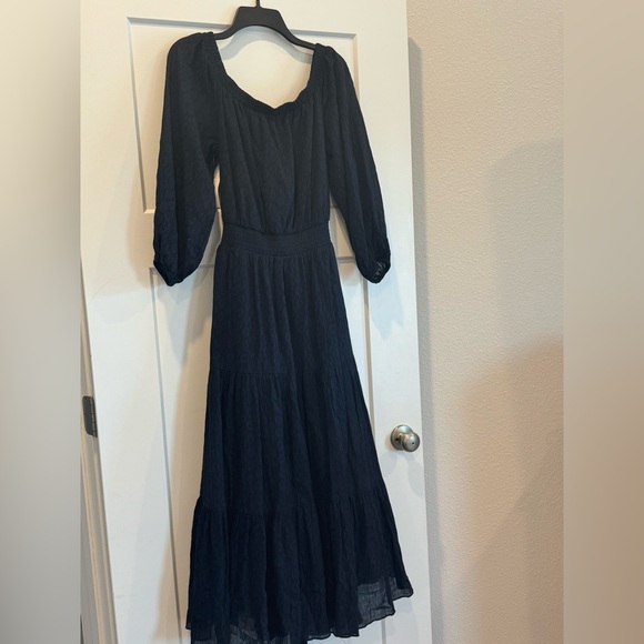 Navy Off-the-Shoulder Maxi Dress w/ Sleeves - Picture 5 of 11